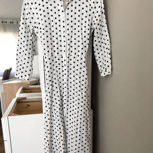 Zara Dresses - ZARA B&W POLKA DOTTED BUTTON DOWN DRESS Zara Dresses - ZARA B&W POLKA DOTTED BUTTON DOWN DRESS